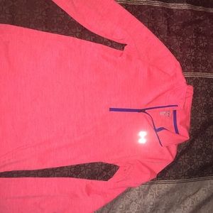 Juniors medium loose fit under armor sweat shirt.